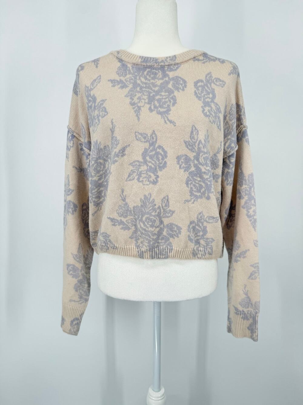 Jessica Simpson Beige Blue Rose Floral Cropped Oversized Sweater Small